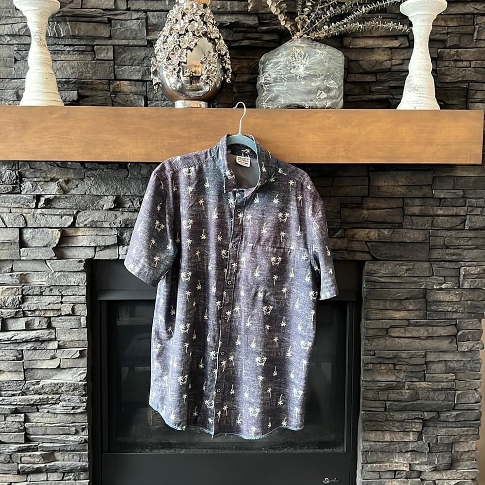 Great button down - wrinkle resistance in a nice smooth fabric